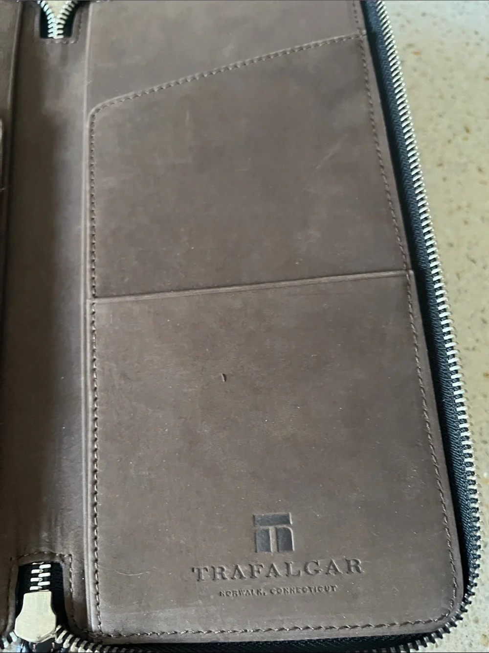 Trafalgar Black Leather Folded Travel Wallet with Contrast Stitching. NWT
